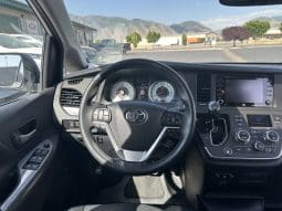 2020 Toyota Sienna SE (Sport) |  BraunAbility Xi Power Infloor Wheelchair Conversion full