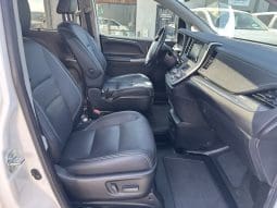 2020 Toyota Sienna SE (Sport) |  BraunAbility Xi Power Infloor Wheelchair Conversion full