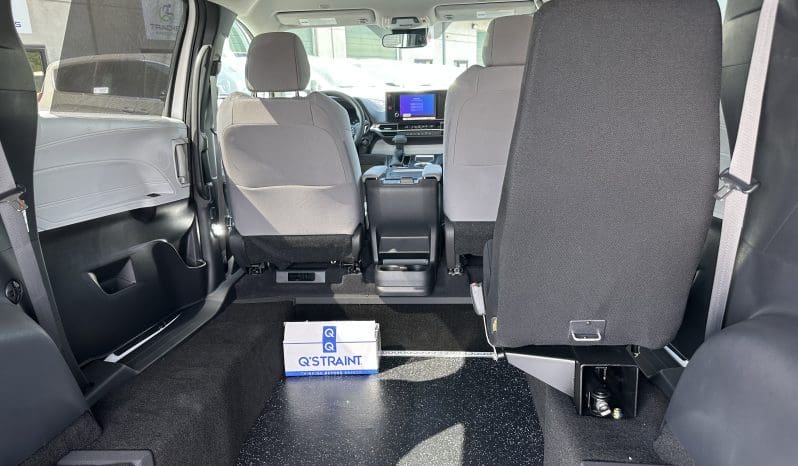 2025 Toyota Sienna LE | VMI Manual Rear Entry ADA Wheelchair Conversion full