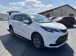 2025 Toyota Sienna LE | VMI Manual Rear Entry ADA Wheelchair Conversion full