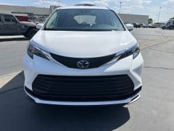 2025 Toyota Sienna LE | VMI Manual Rear Entry ADA Wheelchair Conversion full