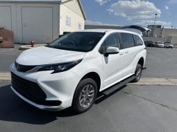2025 Toyota Sienna LE | VMI Manual Rear Entry ADA Wheelchair Conversion full