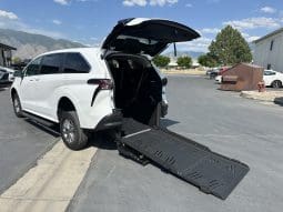 2025 Toyota Sienna LE | VMI Manual Rear Entry ADA Wheelchair Conversion full
