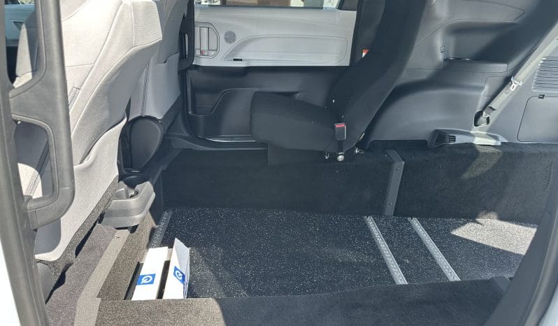 2025 Toyota Sienna LE | VMI Manual Rear Entry ADA Wheelchair Conversion full