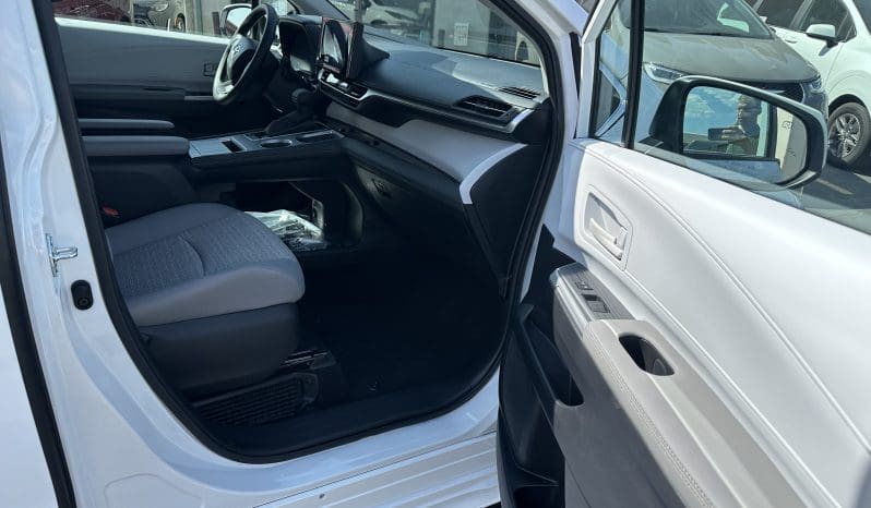 2025 Toyota Sienna LE | VMI Manual Rear Entry ADA Wheelchair Conversion full