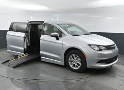 2023 Chrysler Voyager LX  | NEW BraunAbility Entervan II Power Fold Out Wheelchair Conversion