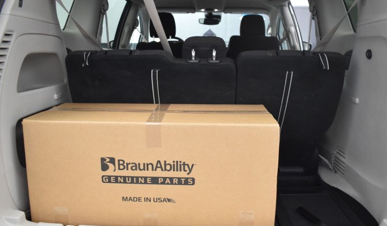 2023 Chrysler Voyager LX  | NEW BraunAbility Entervan II Power Fold Out Wheelchair Conversion full