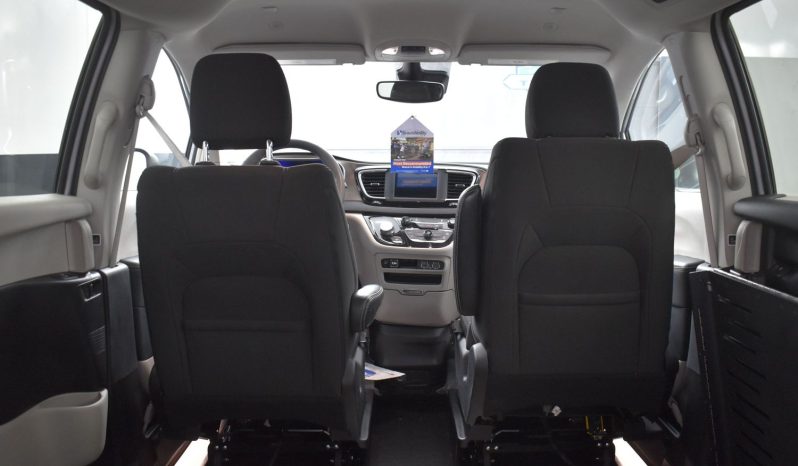 2023 Chrysler Voyager LX  | NEW BraunAbility Entervan II Power Fold Out Wheelchair Conversion full