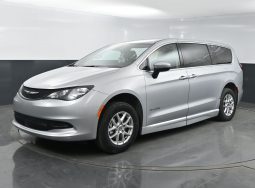 2023 Chrysler Voyager LX  | NEW BraunAbility Entervan II Power Fold Out Wheelchair Conversion full