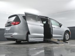 2023 Chrysler Voyager LX  | NEW BraunAbility Entervan II Power Fold Out Wheelchair Conversion full
