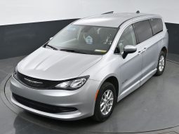 2023 Chrysler Voyager LX  | NEW BraunAbility Entervan II Power Fold Out Wheelchair Conversion full