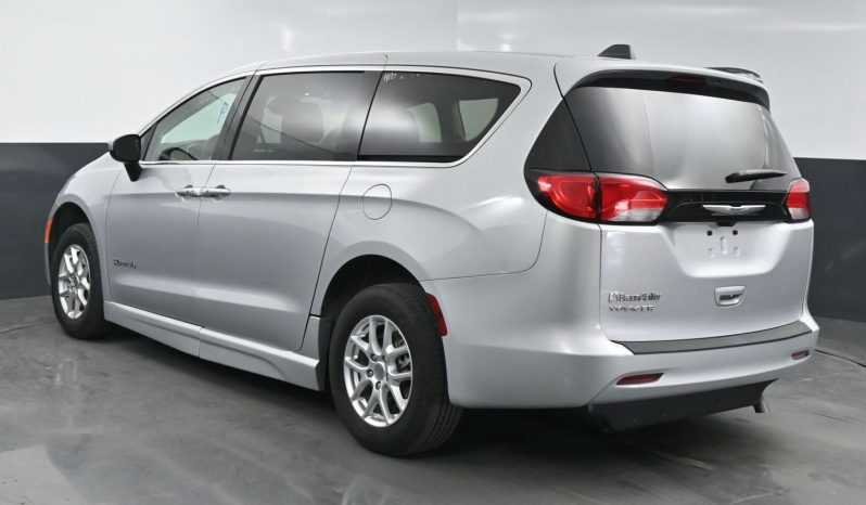 2023 Chrysler Voyager LX  | NEW BraunAbility Entervan II Power Fold Out Wheelchair Conversion full