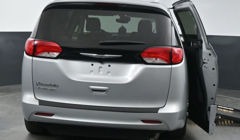 2023 Chrysler Voyager LX  | NEW BraunAbility Entervan II Power Fold Out Wheelchair Conversion full