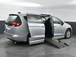 2023 Chrysler Voyager LX  | NEW BraunAbility Entervan II Power Fold Out Wheelchair Conversion full