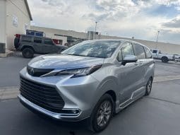 2021 Toyota Sienna Hybrid XLE |  Vantage Mobility Northstar Wheelchair Accessible Conversion full