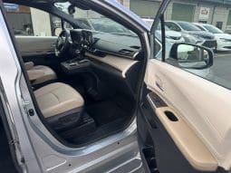 2021 Toyota Sienna Hybrid XLE |  Vantage Mobility Northstar Wheelchair Accessible Conversion full