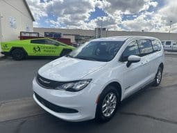 2022 Chrysler Voyager LX  | NEW BraunAbility Companion Van Manual Side Entry Wheelchair Conversion full