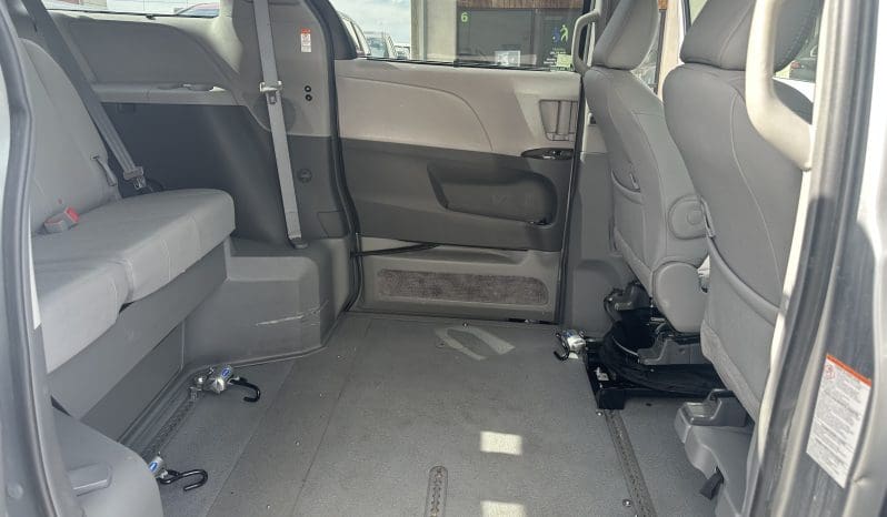 2017 Toyota Sienna XLE |  VMI Northstar Infloor Wheelchair Conversion full