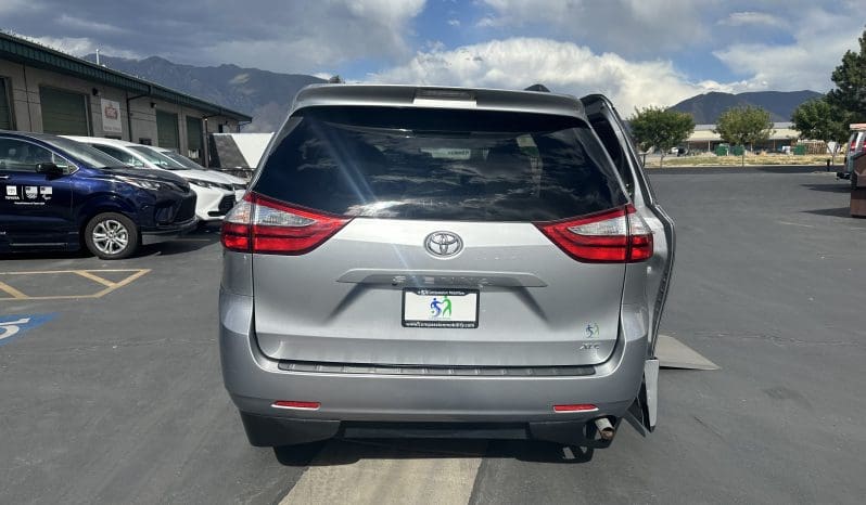 2017 Toyota Sienna XLE |  VMI Northstar Infloor Wheelchair Conversion full