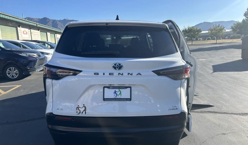 2023 Toyota Sienna Hybrid LE |  Vantage Mobility Northstar Wheelchair Accessible Conversion full