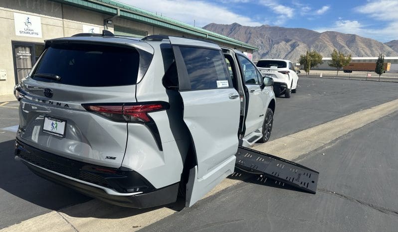 2025 Toyota Sienna Hybrid XSE Plus |  BraunAbility Side-Entry Foldout XT Power Ramp full