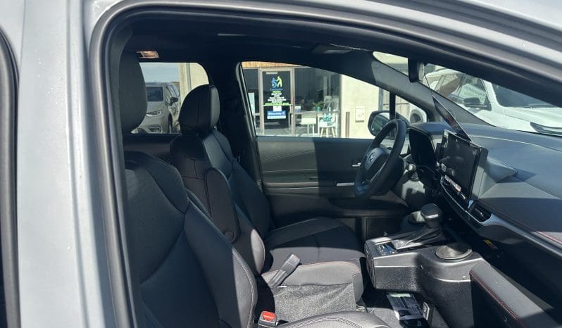 2025 Toyota Sienna Hybrid XSE Plus |  BraunAbility Side-Entry Foldout XT Power Ramp full