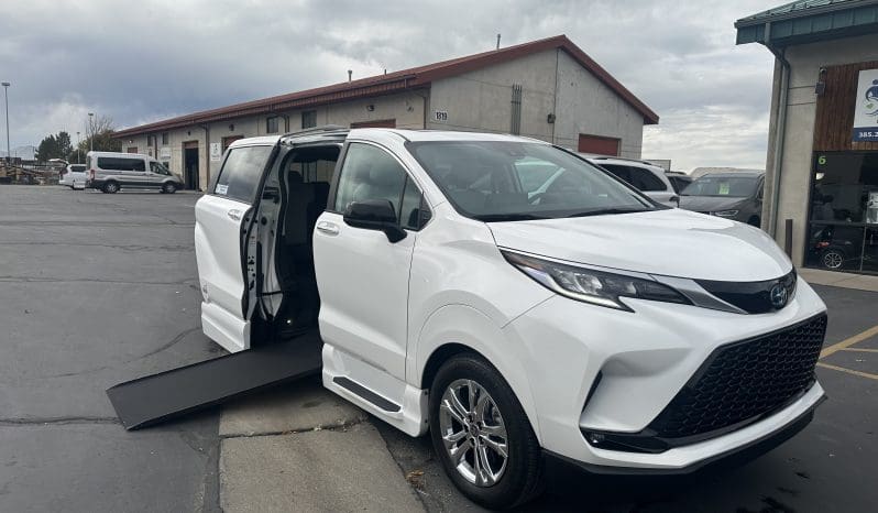 2023 Toyota Sienna Hybrid XSE PLUS AWD |  Vantage Mobility Northstar Wheelchair Accessible Conversion full