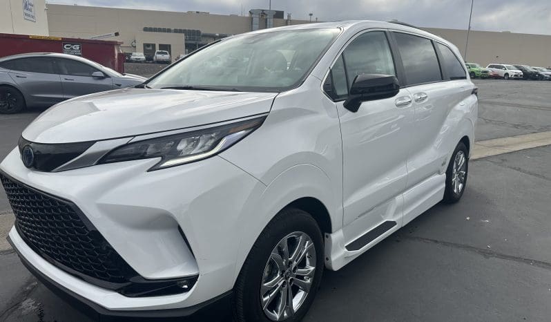2023 Toyota Sienna Hybrid XSE PLUS AWD |  Vantage Mobility Northstar Wheelchair Accessible Conversion full