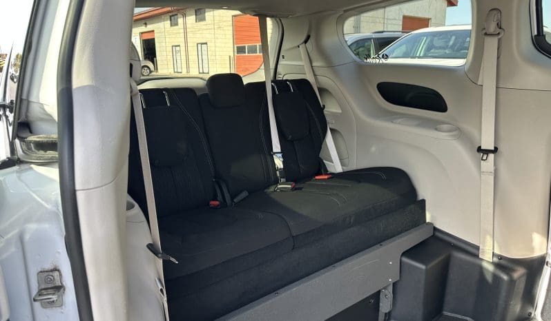 2024 Chrysler Voyager LX  | Rollx Power Infloor Side Entry Wheelchair Conversion full