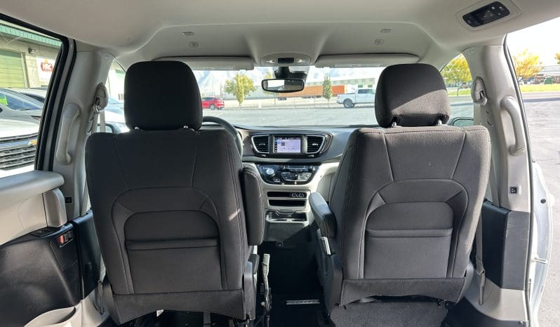 2024 Chrysler Voyager LX  | Rollx Power Infloor Side Entry Wheelchair Conversion full