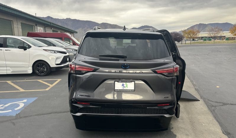 2025 Toyota Sienna Hybrid XSE Plus AWD |  Vantage Mobility Northstar Wheelchair Accessible Conversion full