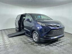 2025 Toyota Sienna Hybrid XLE Plus AWD |  Vantage Mobility Northstar Wheelchair Accessible Conversion full