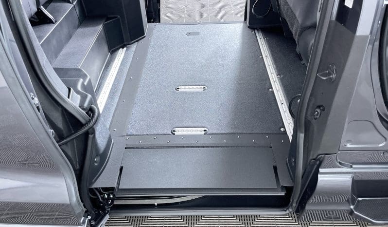 2025 Toyota Sienna Hybrid Platinum AWD |  Vantage Mobility Northstar Power Infloor Wheelchair Accessible Conversion full