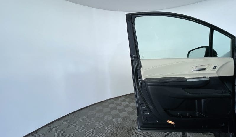2025 Toyota Sienna Hybrid Platinum AWD |  Vantage Mobility Northstar Power Infloor Wheelchair Accessible Conversion full