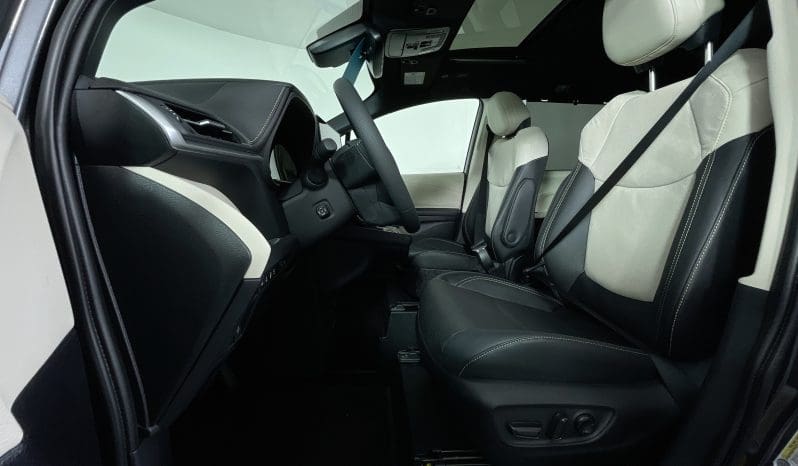 2025 Toyota Sienna Hybrid Platinum AWD |  Vantage Mobility Northstar Power Infloor Wheelchair Accessible Conversion full