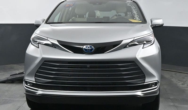 2025 Toyota Sienna Hybrid Platinum  |  BraunAbility XT Fold Out Wheelchair Accessible Conversion full