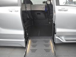 2025 Toyota Sienna Hybrid Platinum  |  BraunAbility XT Fold Out Wheelchair Accessible Conversion full