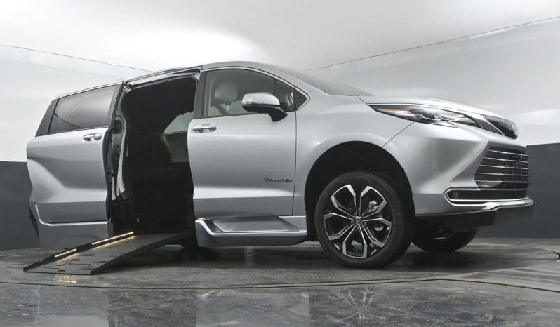 2025 Toyota Sienna Hybrid Platinum  |  BraunAbility XT Fold Out Wheelchair Accessible Conversion full
