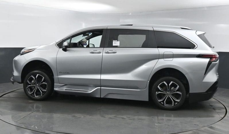 2025 Toyota Sienna Hybrid Platinum  |  BraunAbility XT Fold Out Wheelchair Accessible Conversion full